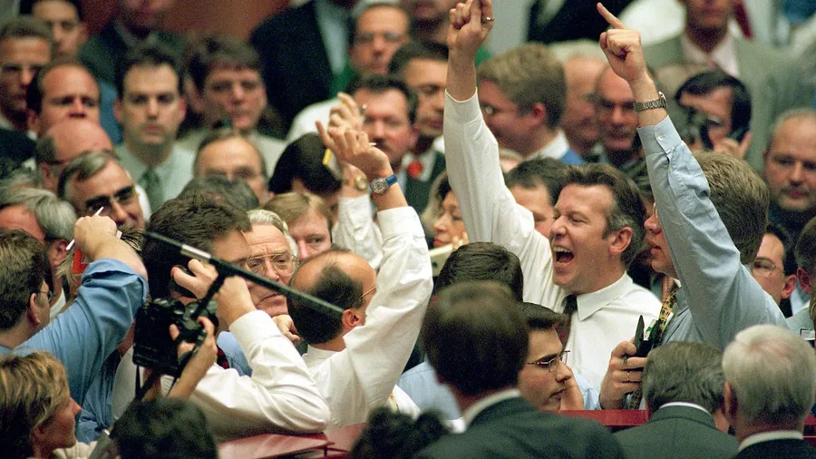 Was vielen Deutschen bei Aktien in den Sinn kommt: Gestikulierende Händler an der Börse