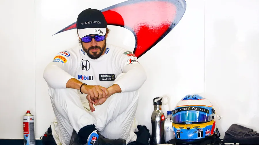 „Ich sehe mich wie einen Schauspieler – ich spiele den Charakter, den die Leute von mir erwarten“: Fernando Alsonso