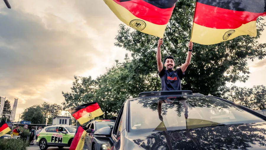Bei Autokorsos wird die Fußballleidenschaft schnell zur Rechtsfrage.