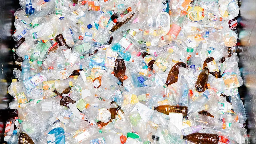 Wohin mit dem ganzen Plastikmüll? In Deutschland weiß man bald nichts mehr damit anzufangen.