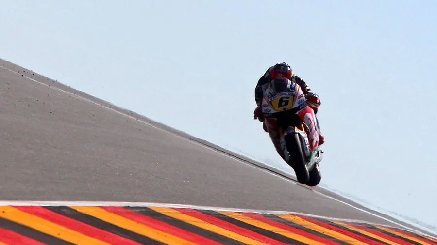 Im Fokus: Stefan Bradl will vor rund 180.000 erwarteten Zuschauern am Sachsenring seine Klasse zeigen