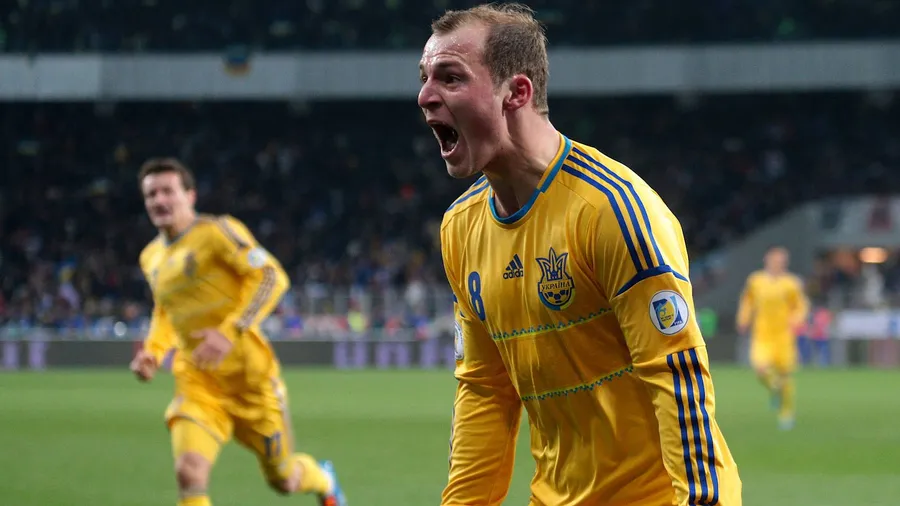Roman Zozulya während eines WM-Qualifikationsspiels gegen Frankreich: Der Ukrainer gilt als Unterstützer einer rechtsextremen Organisation.