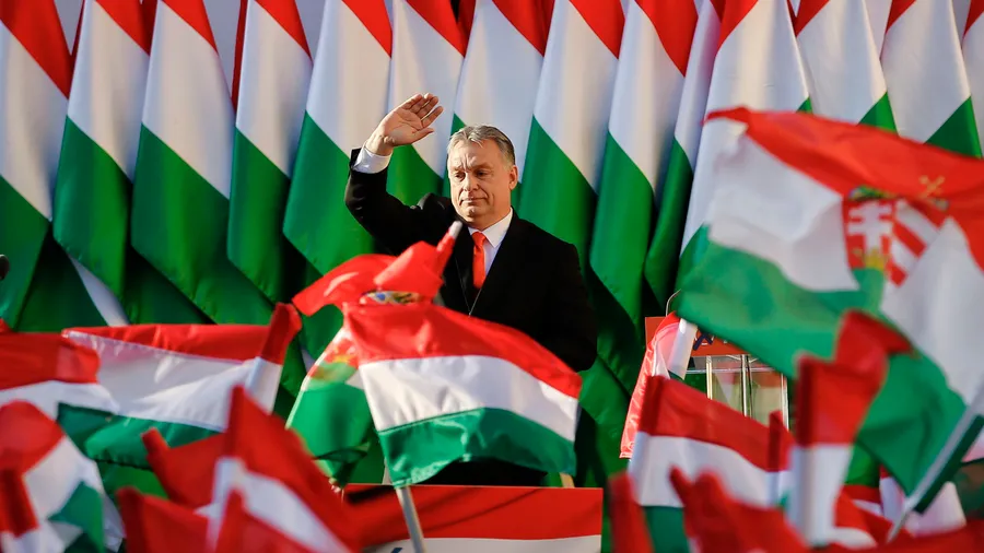 Will Ungarn zu einem „illiberalen Staat“ machen: Viktor Orbán, hier bei einer Großkundgebung vor seinen Anhängern
