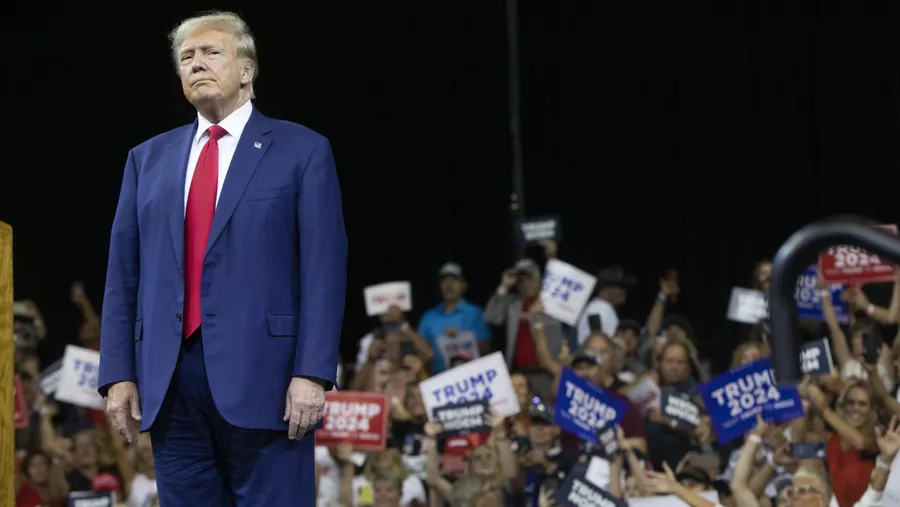 Donald Trump auf einer Kundgebung in Rapid City, South Dakota, am 8. September