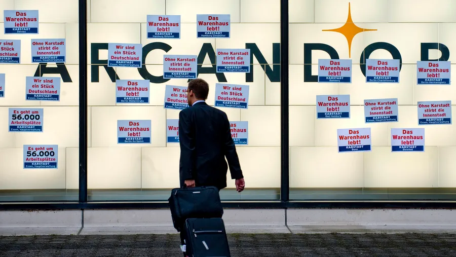 Das Warenhaus lebt nicht mehr, die Aktie schon noch: kurz vor der Insolvenz 2009 an der Arcandor-Zentrale