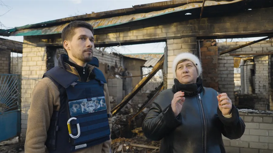 Der Leiter des ARD-Auslandsstudios in Kiew, Vassili Golod, bei einer Recherche im Februar an der Grenze zu Russland