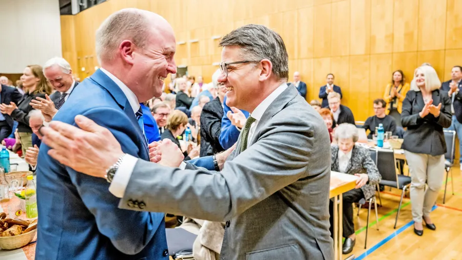 Parteifreunde: Der Frankfurter CDU-Oberbürgermeisterkandidat Uwe Becker und der hessische Ministerpräsident Boris Rhein (CDU).