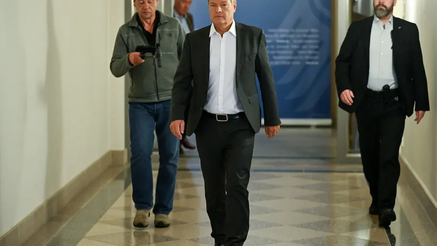 Robert Habeck an Tag Eins nach dem Bruch der Koalition
