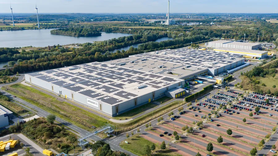 Wird modernisiert: Amazon investiert einen dreistelligen Millionenbetrag in das Logistikzentrum in Rheinberg.