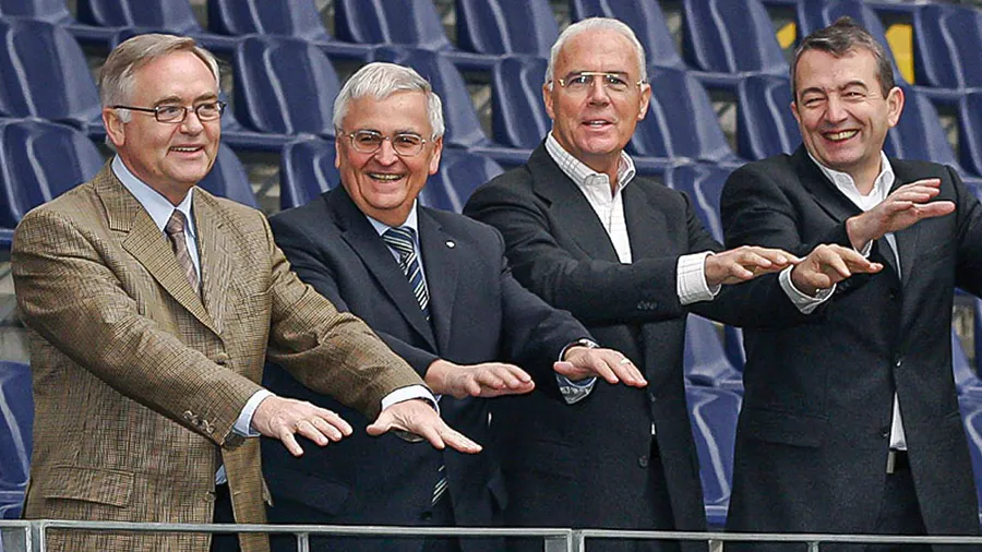 Das deutsche WM-Organisationskomitee im Jahr 2005: Schmidt, Zwanziger, Beckenbauer, Niersbach (von links)