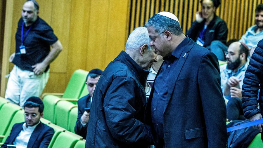 Israels Ministerpräsident Benjamin Netanjahu und Justizminister Itamar Ben-Gvir am Sonntag in der Knesset