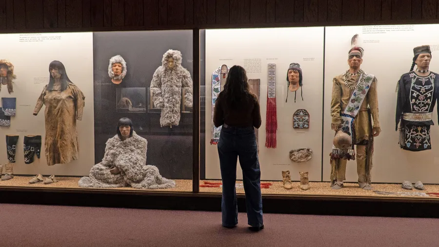 Nun verhüllt: Ausstellungsstücke in New York