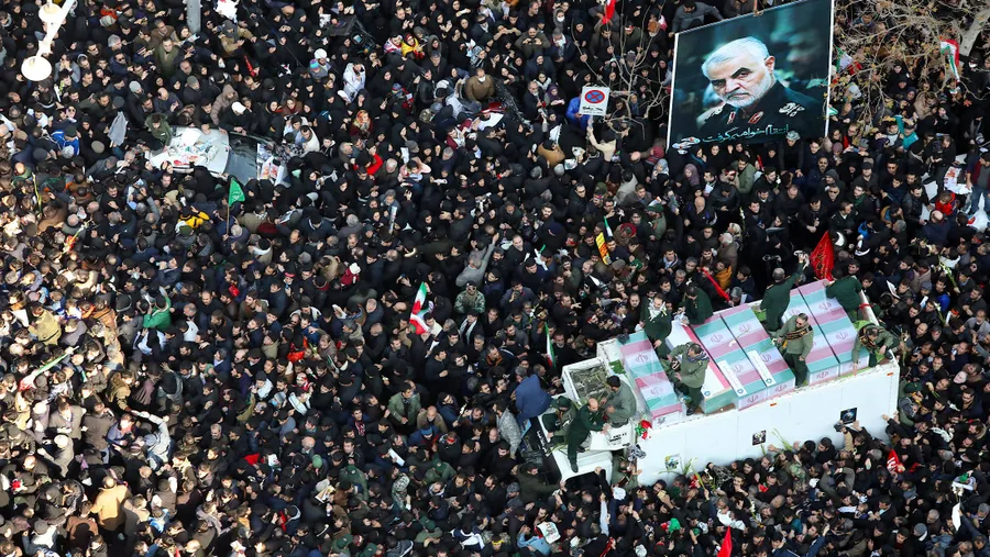 Trauerzug für den getöteten Qassem Soleimani und fünf andere Opfer des amerikanischen Angriffs in Bagdad in Teheran.
