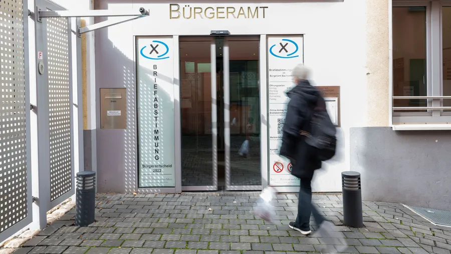 Der Magistrat weist auf die Möglichkeit hin, schon jetzt per Brief übe die Abwahl abzustimmen.