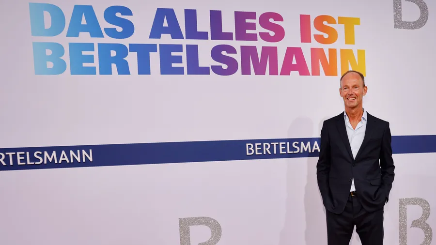 Thomas Rabe verantwortet als Bertelsmann-Vorstandschef ein breites Portfolio. Neuerdings gibt es sogar eine Banklizenz.