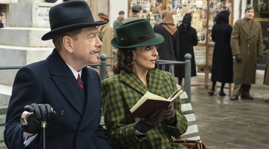Das sieht verdächtig aus: Kenneth Branagh als Hercule Poirot mit Tina Fey als Ariadne Oliver