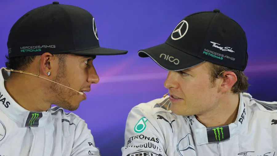 Was macht die Jagd nach Erfolg aus den beiden Teamkollegen? Lewis Hamilton und Nico Rosberg