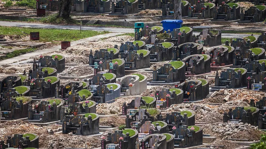 Während des Qing-Ming-Festivals  Anfang April in Singapur wurden nur wenige Menschen auf dem Chinesischen Friedhof Chua Chu Kang gesehen.