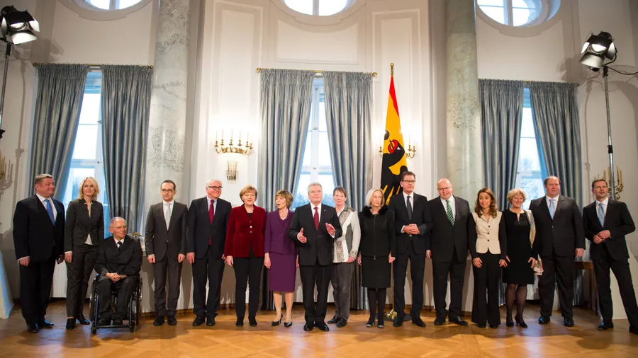 Führung für Europa: Das Bundeskabinett beim Neujahrsempfang des Bundespräsidenten im Schloss Bellevue