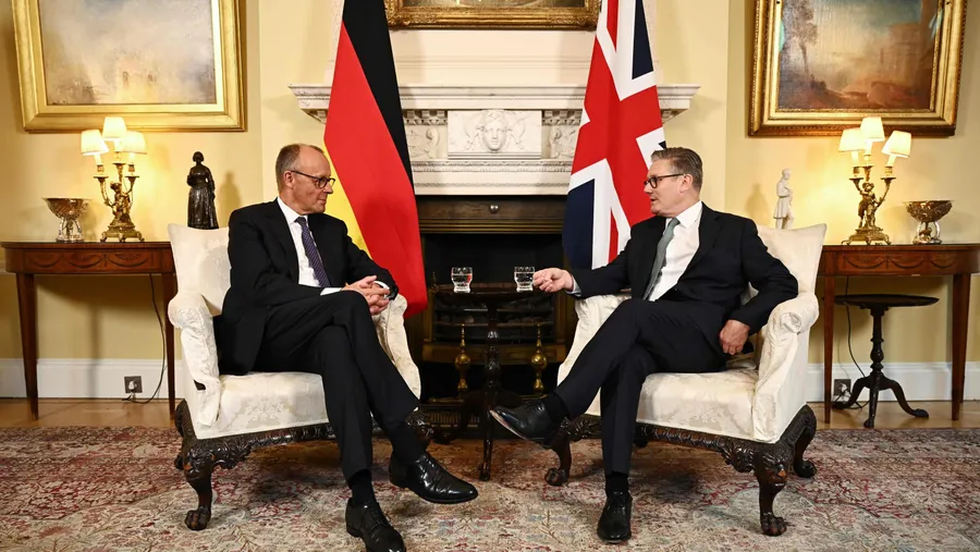 Betonen ihre Freundschaft: Merz und Starmer am Donnerstag in London