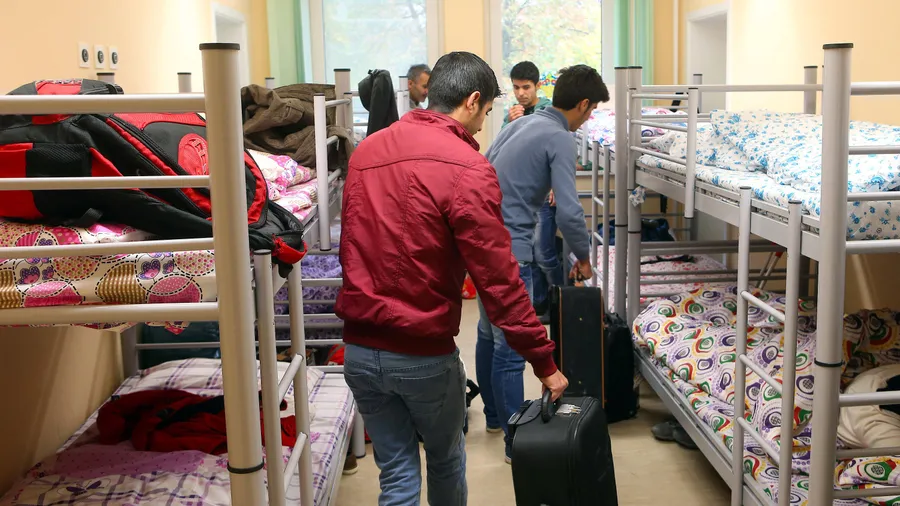Um die Unterbringung der Flüchtlinge kümmern sich die Helfer vor Ort. Das wird auch so bleiben.