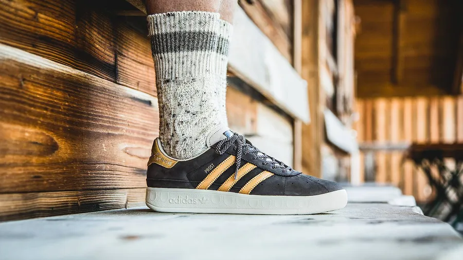 Die Oktoberfest-Sneaker auf Adidas sollen auch eine Bierdusche verkraften können.