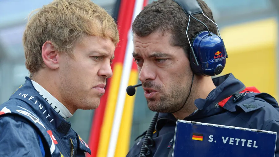 Gleiche Wellenlänge: Vettel und Renningenieur Rocquelin