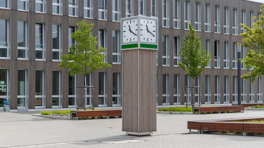 Keine Zeit mehr zu verlieren: Weil es wegen des Streits um OB Feldmann auch bei Bildungsthemen nur schleppend vorangehe, hat der Stadtelternbeirat wahlberechtigte Frankfurter Eltern dazu aufgerufen, an dem Bürgerentscheid teilzunehmen.