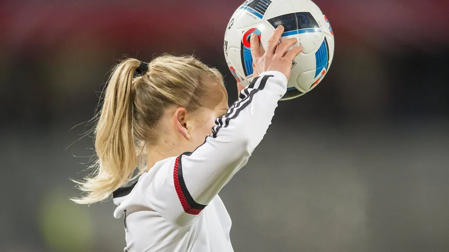 Die deutsche Frauenfußball-Nationalmannschaft ist zurückgefallen im internationalen Maßstab.