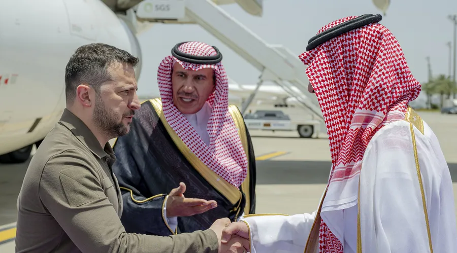 Handschlag: Selenskyj und der saudische Kronprinz Muhammad Bin Salman