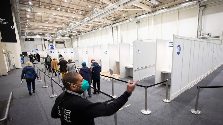 Impfzentrum in den Hamburger Messehallen