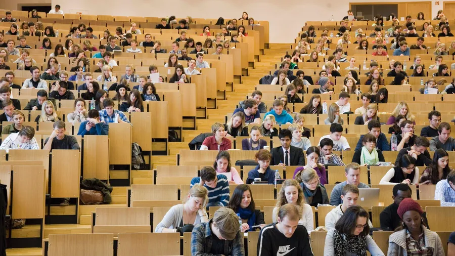 Gut gefüllte Reihen: Viele Hochschulen platzen aus allen Nähten