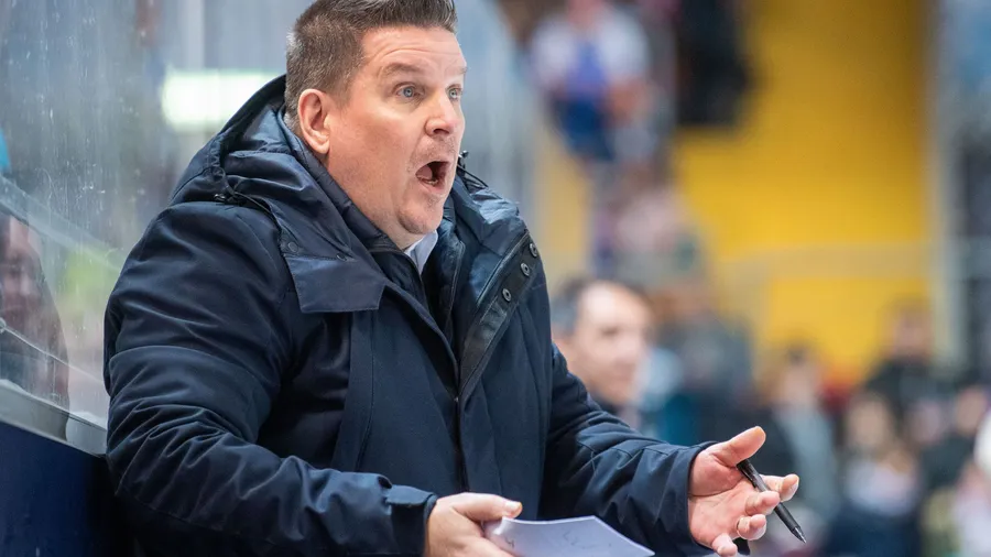 Tom Pokel soll die Löwen Frankfurt in bessere Zeiten führen.
