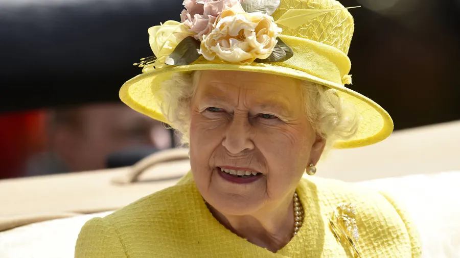 Auf dem Königsweg: Am Freitag war Queen Elisabeth II.noch beim königlichen Pferderennen „Royal Ascot“, aber schon bald reist sie nach Frankfurt.