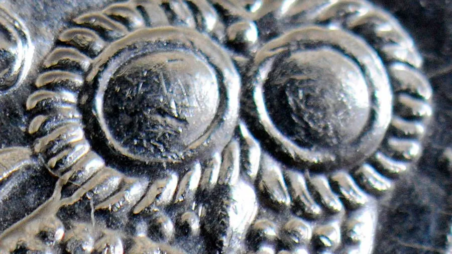 Die Eule auf einer griechischen Euro-Münze: Die 17 Euro-Staaten wollen auf dem EU-Gipfel in Brüssel das zweite Rettungspaket für Griechenland auf den Weg bringen