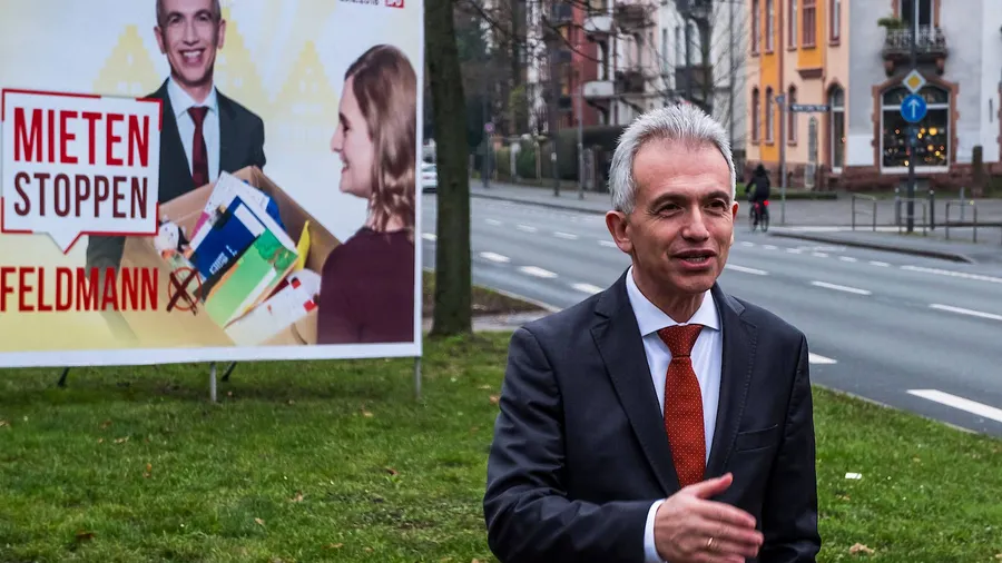Ein Mann, zwei Worte: Peter Feldmann setzt auf simple Botschaften.