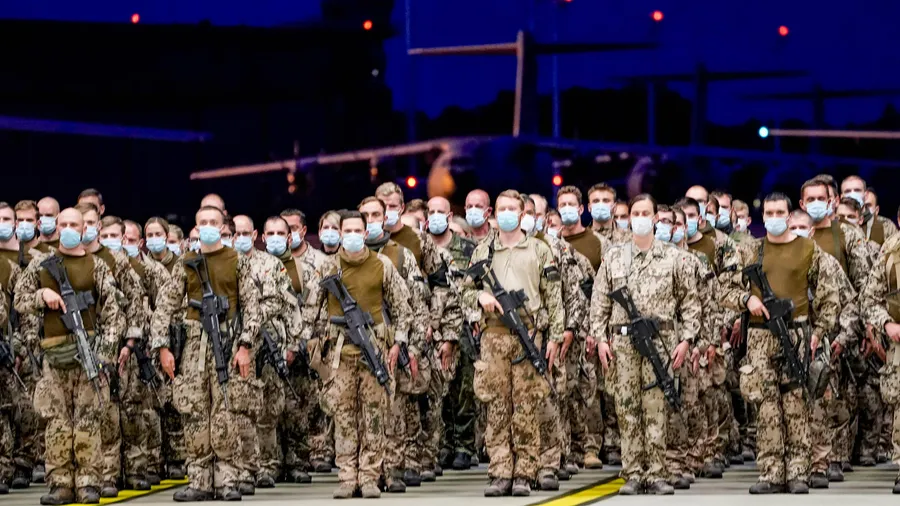 Bundeswehrsoldaten nach dem Ende der Operation in Afghanistan am 27. August 2021 bei ihrer Ankunft in Wunstorf