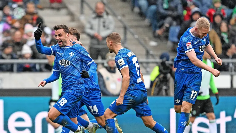 Ein genialer Moment: Mittelfeldspieler Philipp Förster traf sehenswert zum 1:0.