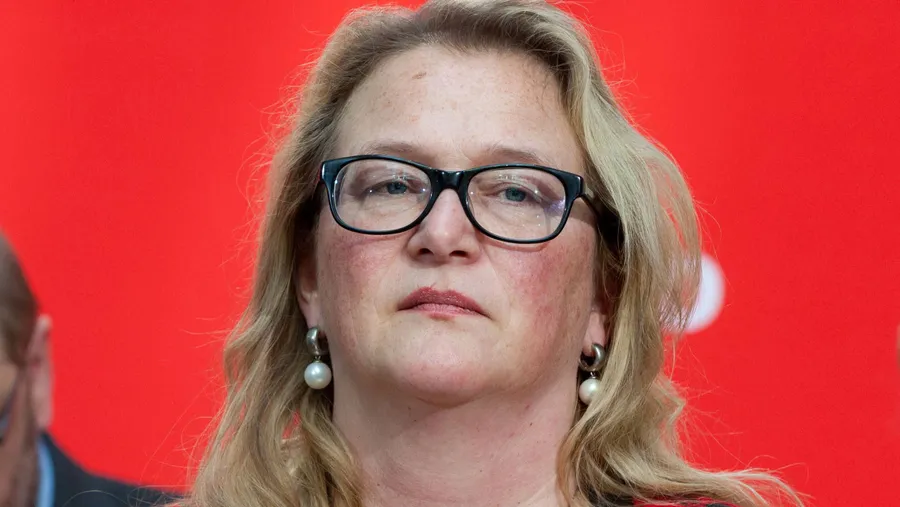 Macht den Weg in Sachsen-Anhalt frei: SPD-Spitzenkandidatin Katrin Budde hat angekündigt, Fraktions- und Landesvorsitz abzugeben.