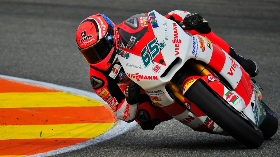 Abenteuerliche Schräglage: Stefan Bradl rast in die Weltspitze