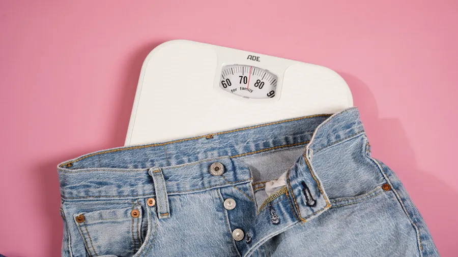 Plötzlich passt die Jeans nicht mehr, auch wenn man nicht mehr gegessen hat.