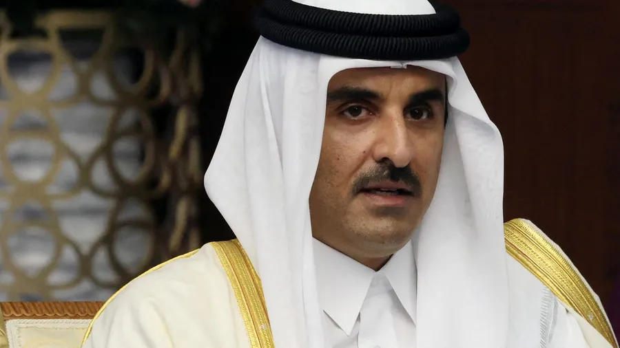 Nennt die Kritik an seinem Land eine „Kampagne“: Qatars Staatsoberhaupt, Scheich Tamim bin Hamad Al-Thani bei einem Treffen am 13. Oktober mit Russlands Präsident Wladimir Putin in Kasachstan.