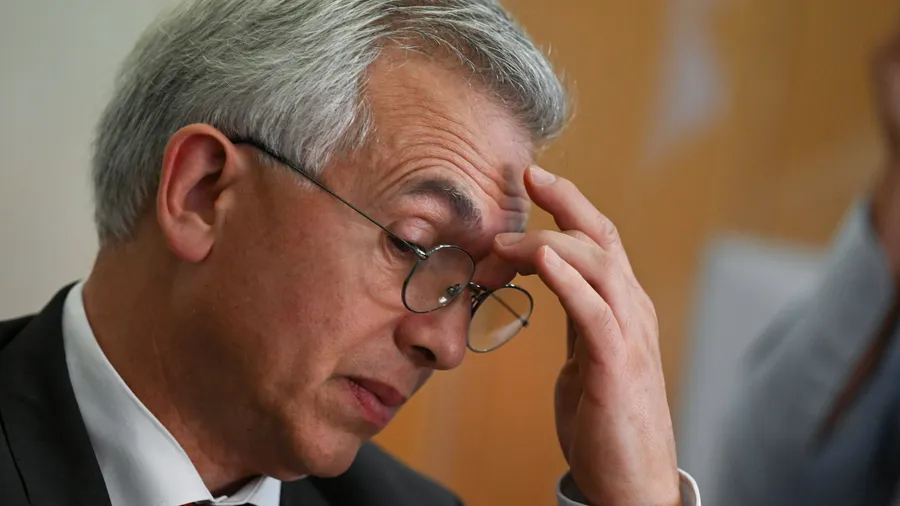 Vor Gericht: Der Frankfurter Oberbürgermeister Peter Feldmann (SPD) ist nicht nur aufgrund der gegen ihn erhobenen Korruptionsvorwürfe in seiner Rolle untragbar geworden.