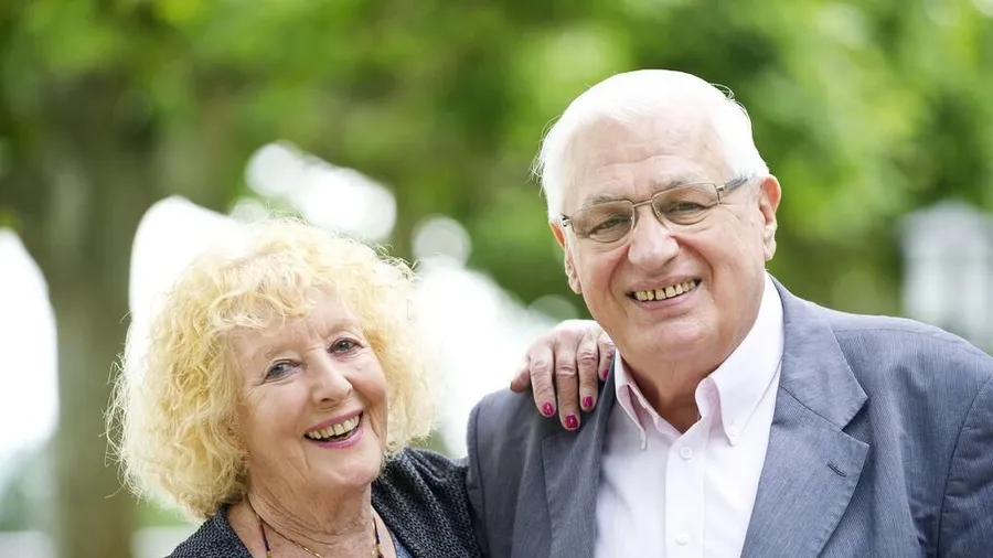Carmen Renate Köper und Peter Eschberg