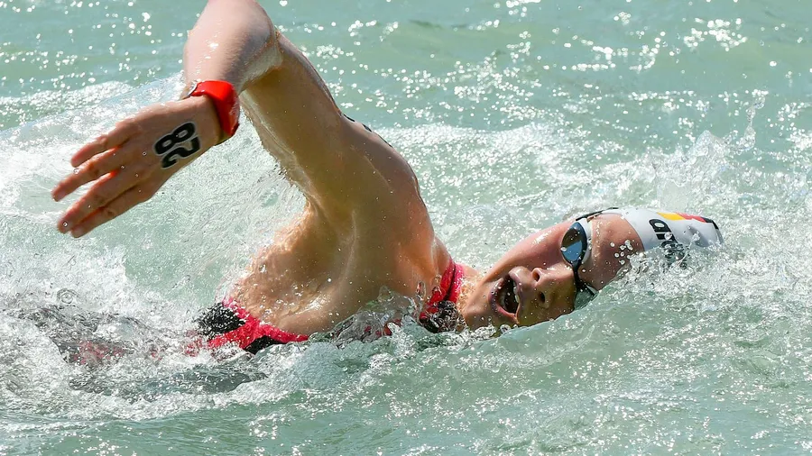 Die deutschen Freiwasserschwimmer müssen bei den Weltmeisterschaften in Ungarn weiter auf eine Medaille warten. Finnia Wunram, WM-Dritte von 2015, schlug beim Rennen über fünf Kilometer am Mittwoch in Balatonfüred als Elfte an. Beck belegte laut vorläufigem Ergebnis den 24. Platz. Der Titel ging an die WM-Dritte von 2011, Ashley Twichell aus den Vereinigten Staaten. Zehn-Kilometer-Weltmeisterin Aurélie Muller aus Frankreich holte Silber, die mehrmalige WM-Medaillengewinnerin Ana Marcela Cunha aus Brasilien sicherte sich Bronze. (dpa)