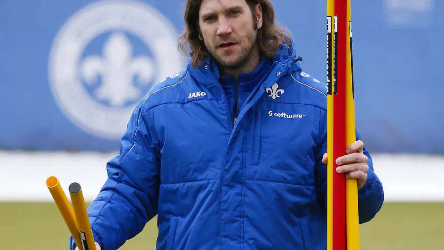 Die Sonne ruft: Torsten Frings und seine Darmstädter Mannschaft verweilen für eine Woche in Spanien.