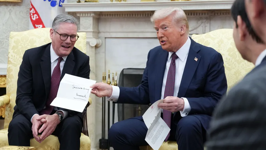 Handsignierte Einladung vom König: Starmer am Donnerstag bei Trump