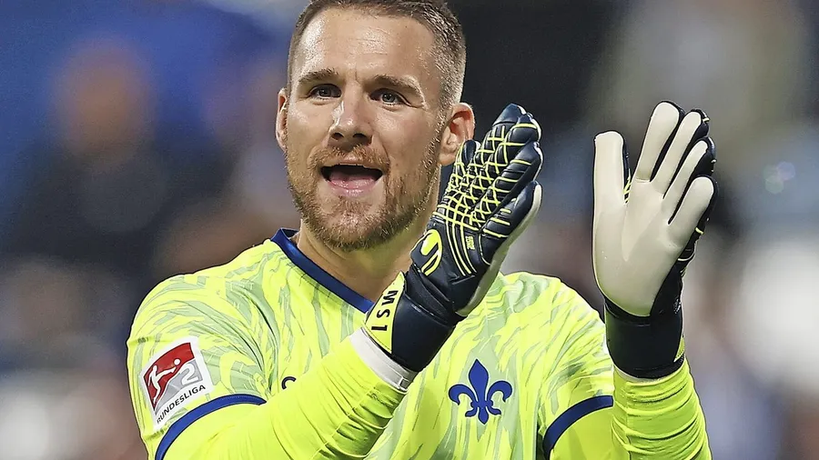 Hält die Abwehr von Darmstadt 98 zusammen: Torwart Marcel Schuhen