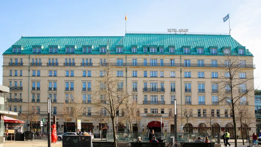 Hotel Adlon Kempinski am Brandenburger Tor: Der Mindestpreis liegt bei 280 Millionen Euro, doch der Wert dürfte höher liegen.