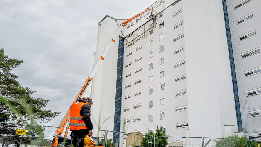 Nach der Räumung: Sachverständige untersuchten den Zustand der Fassade